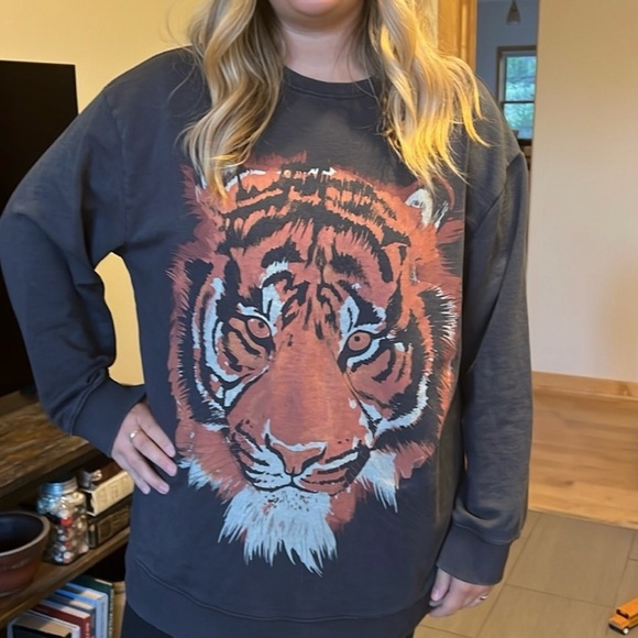 Free People Vintage Oversized Tiger Sweatshirt… - Picture 3 of 11